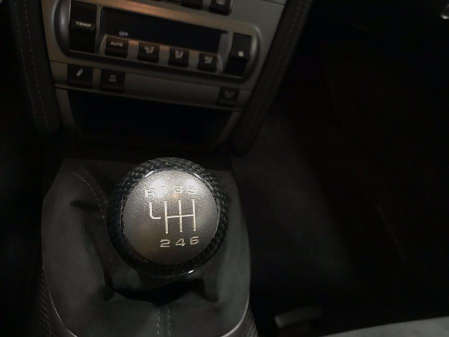 Детали интерьера Porsche 911 GT2 (997) 2008 года  (NA) (фото 49 из 107)